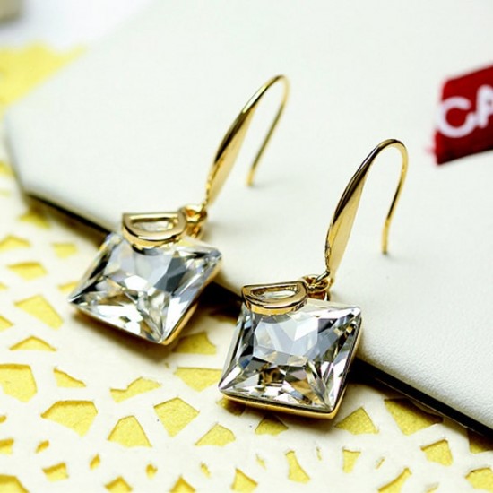 D Letter White Crystal Temperament Wild Decorative Earrings E-28W D Letter White Crystal Temperament Wild Decorative Earrings E-28W
