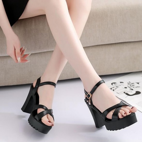 Cross Strapped Thick Heel Buckle Sandals - Black Cross Strapped Thick Heel Buckle Sandals - Black